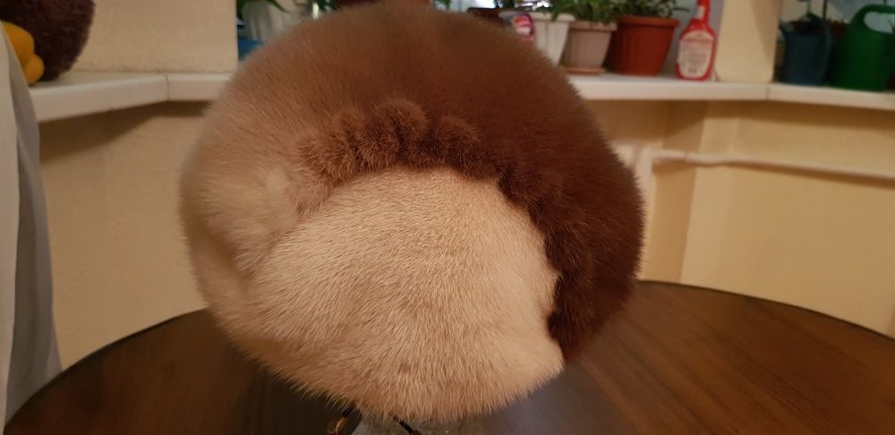 Продам зимние шапки б/у