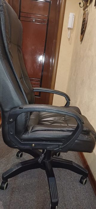 Продам кресло оффисное кресло