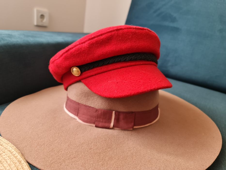 Шапки, Блейзър Zara, Liu Jo, Bershka