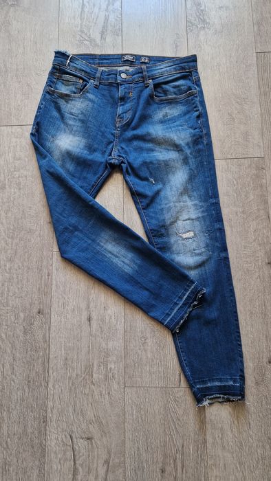 Blugi Pull&Bear de barbati