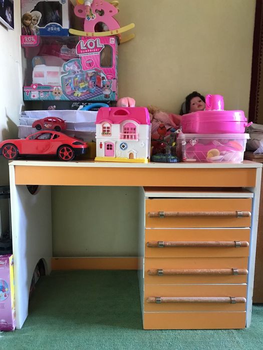 Tezda sotiladi.Kelishilgan narxda.Rossiyskie,fabrichnie.