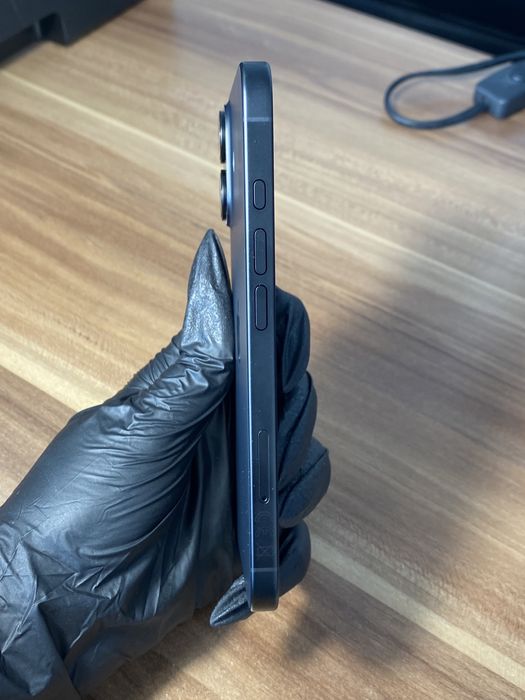 iPhone 16• 128 GB • Black