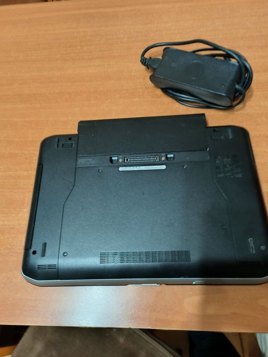 Leptop Dell  latitudine P16G