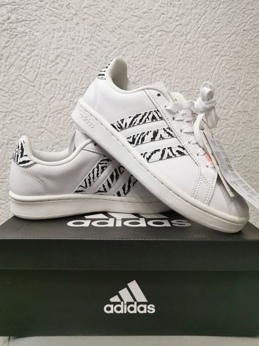 Adidas-Чисто нови