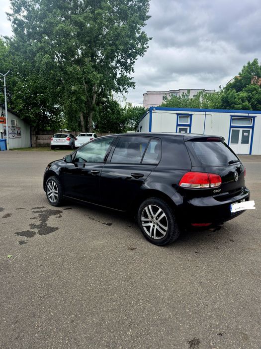 VOLKSWAGEN Golf 2010