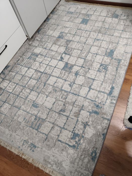 Ковер 1,4м*2,3м хорошее состояние