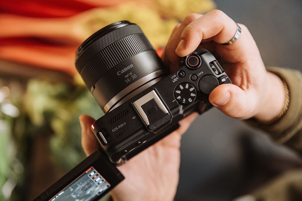 Canon R50v 14-30mm IS PZ 4K 60p 4.2.2 10bit