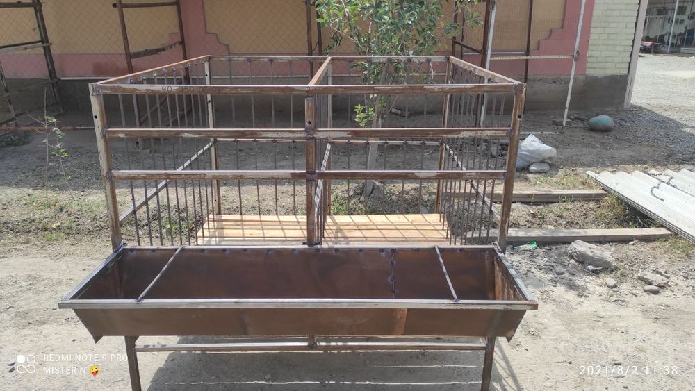 Клетка . Qo'yxona.  Ajralip yeg'iladigan. Ko'chma qo'yxona.