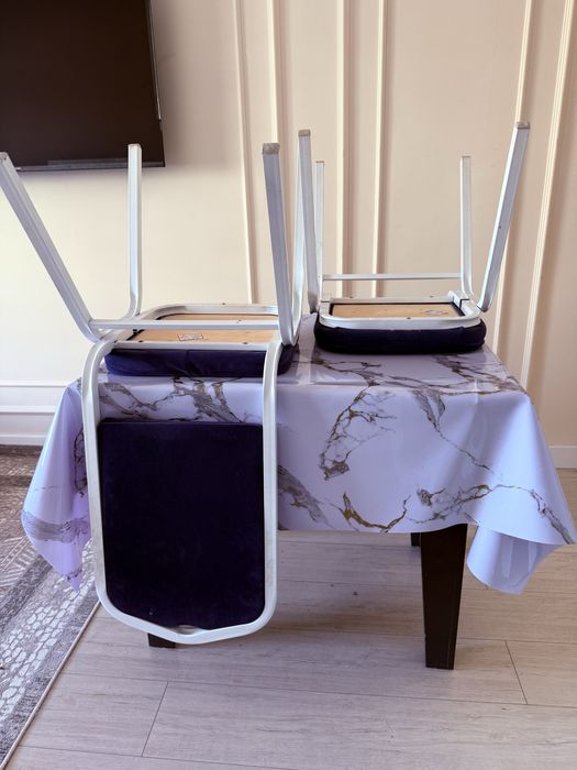 Продом стол стуля