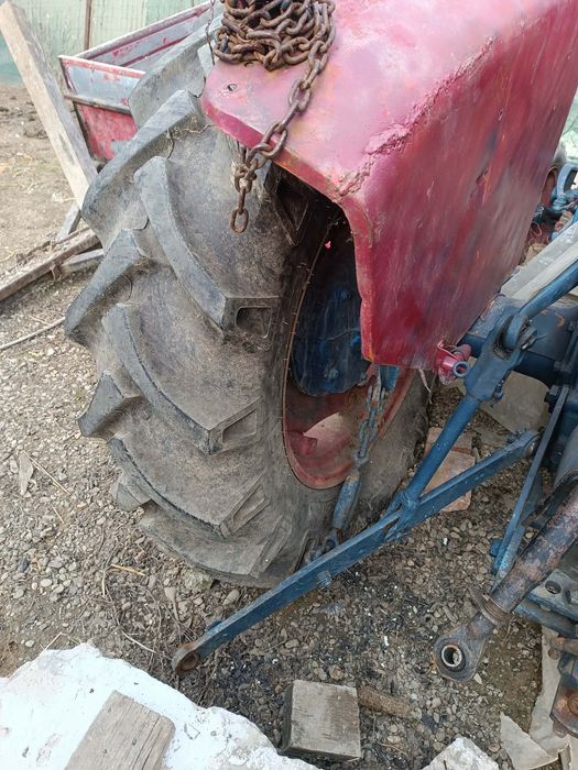 Tractor Fiat 315  de vanzare cu mici defecte + plug