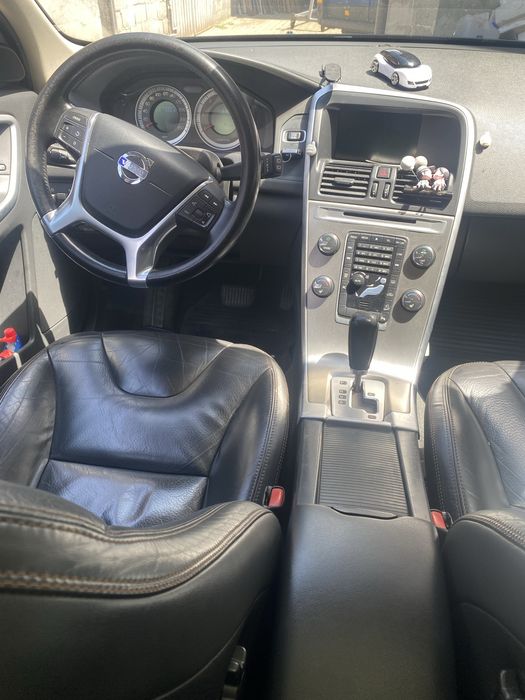 VOLVO XC60 2011 — imagine 4