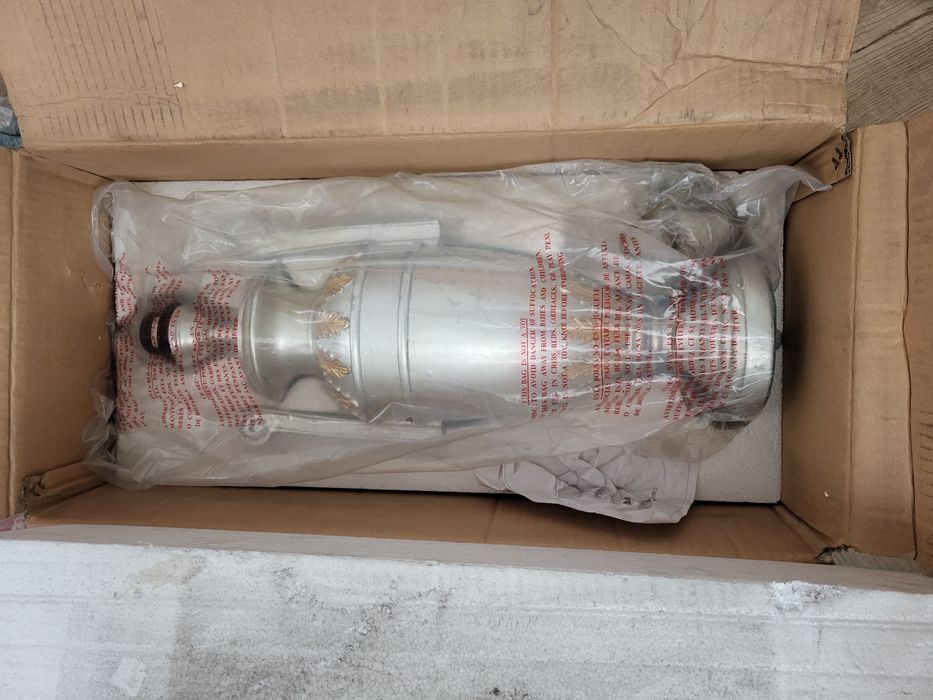 Настольная лампа с абажуром