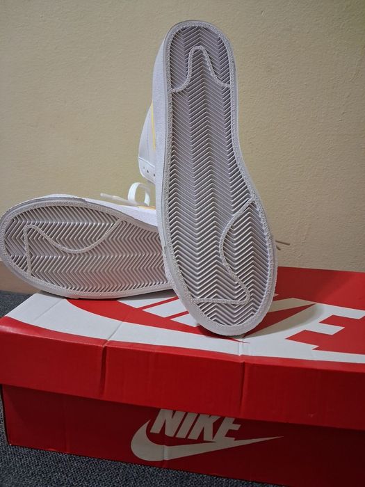 Маратонки   Nike