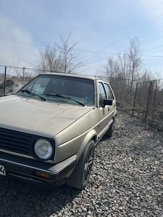 Volkswagen Golf 2