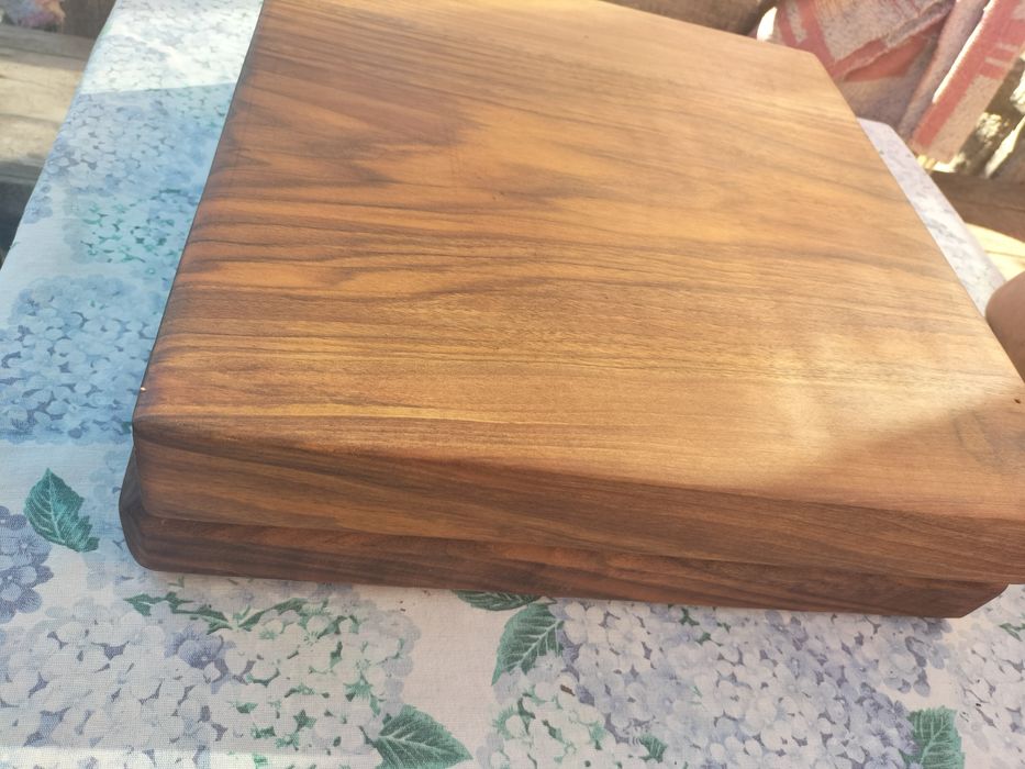 Tocatoare făcute din nuc