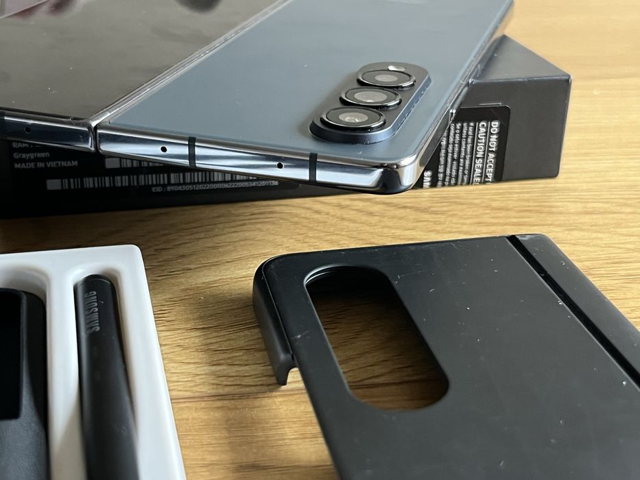 Бартер Samsung z fold 4 256gb + s pen