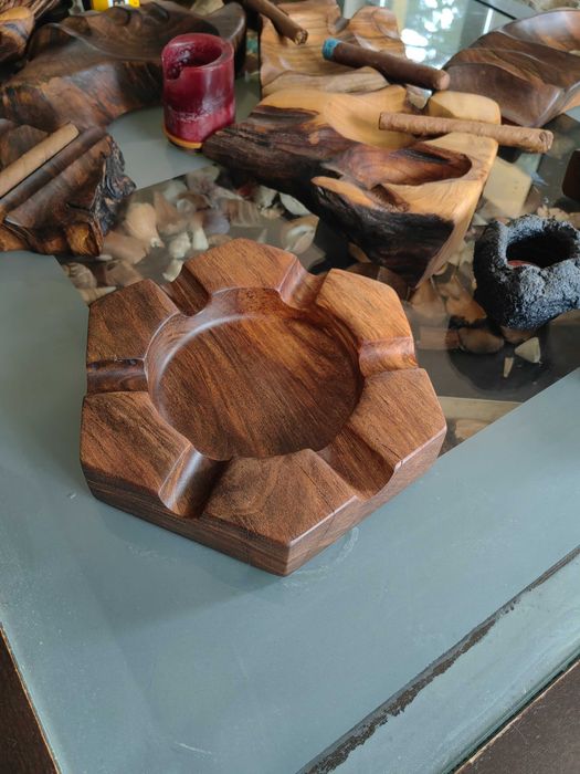 Арт пепелник за пури от орех