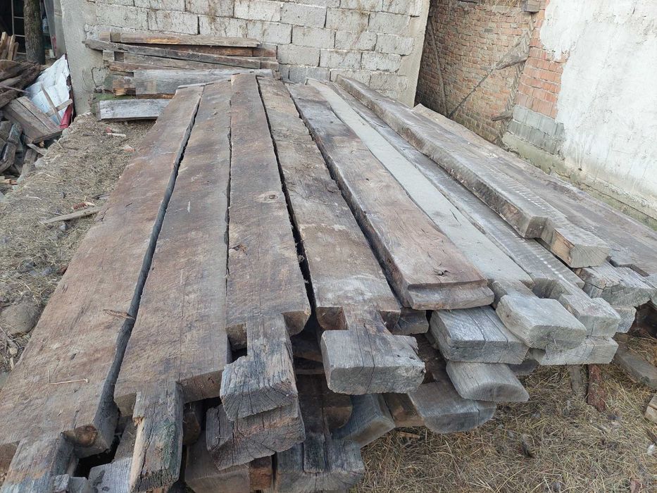 Lemn vechi de stejar.