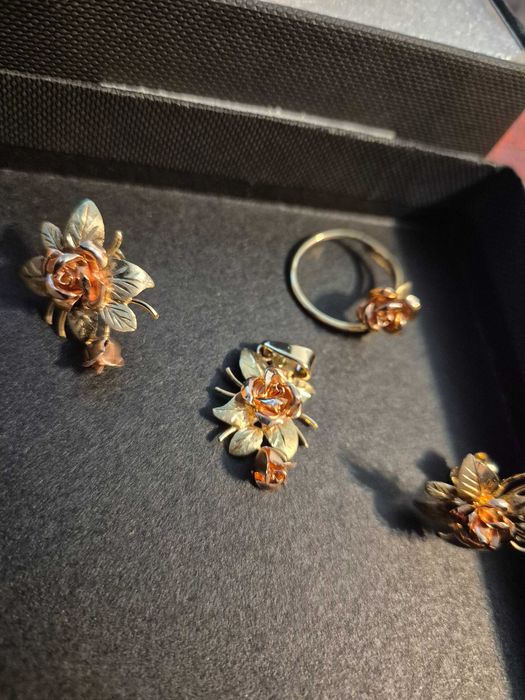 Set 4 bucati ( inel,cercei,pandativ) aur 14 K