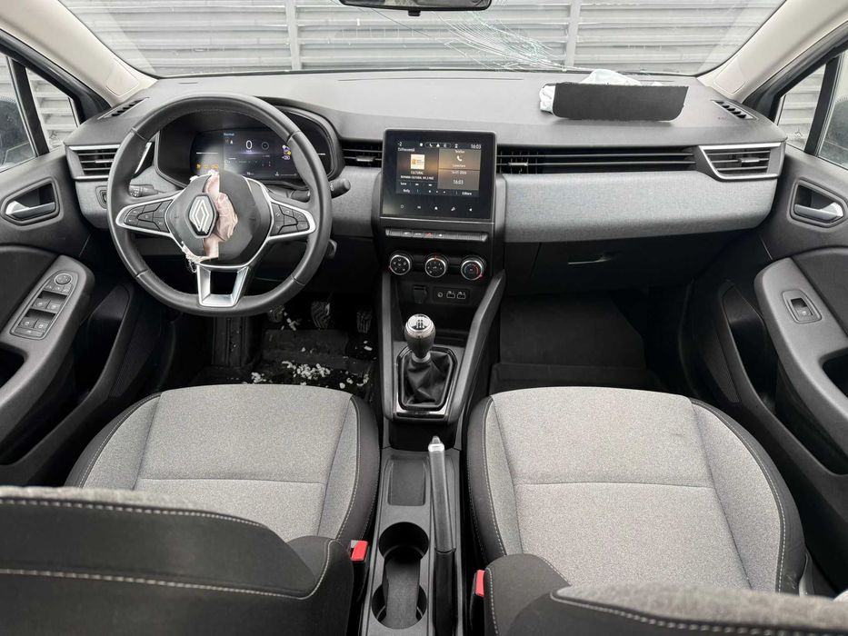Renault Clio 5 facelift avariat