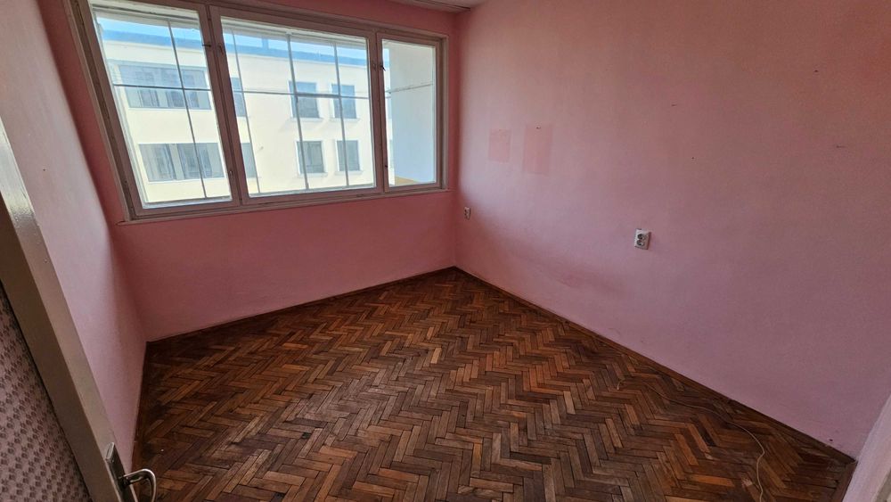 Продава се Двустаен апартамент в Разград, Център - 58 кв.м за 715 €/кв.м - Снимка #1