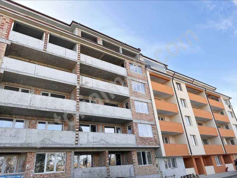 Продава се Двустаен апартамент в Велико Търново, Център - 61 кв.м за 1148 €/кв.м - Снимка #2