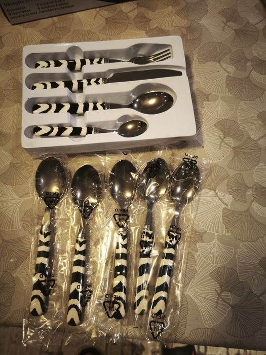 Комплект прибори за хранене 24 части