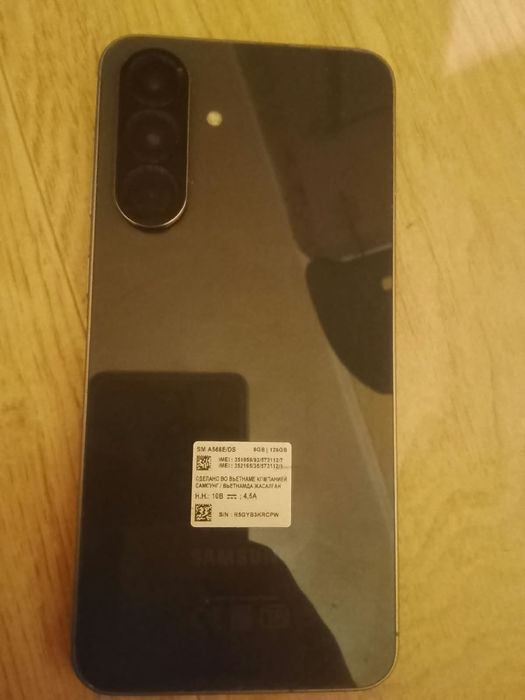Samsung A 56 с документом