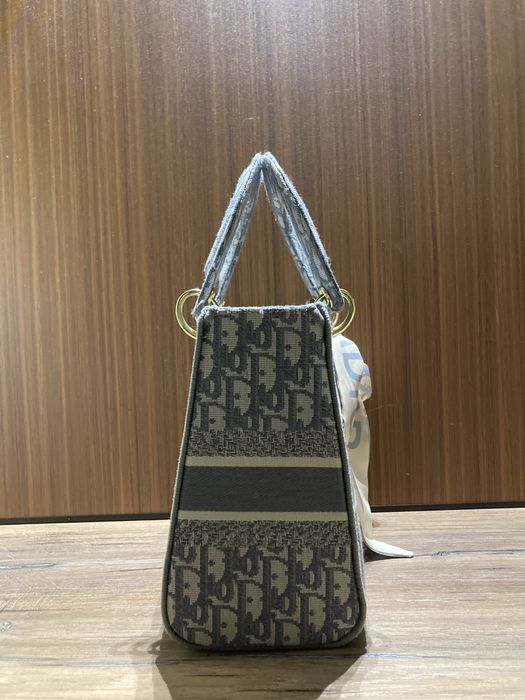 продам сумку cristian dior