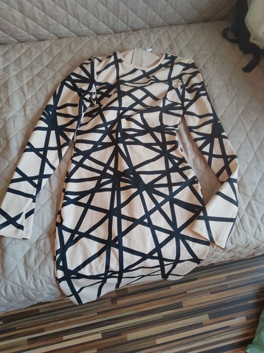 Rochii ocazii scurte și lungi