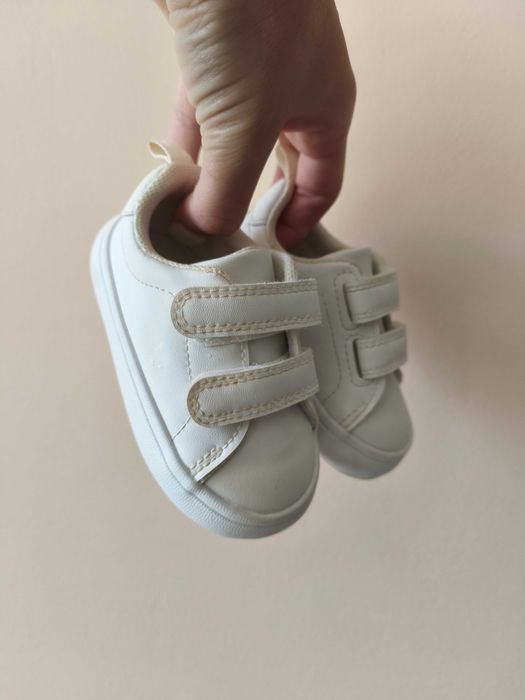 Бели кецове, HM, размер 18/19