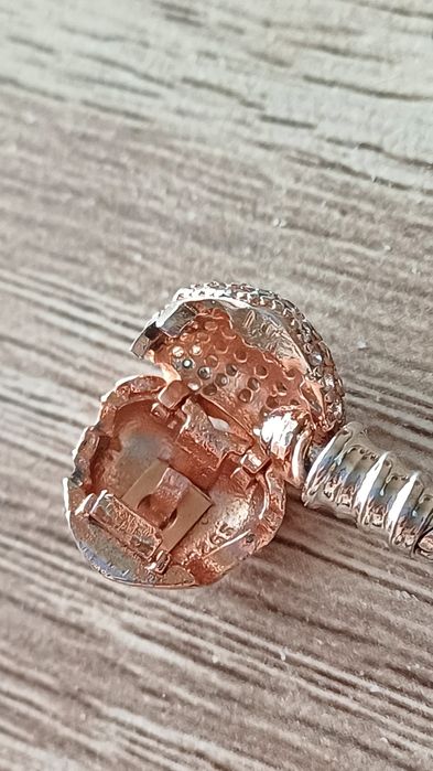 Гривна ,,Pandora"