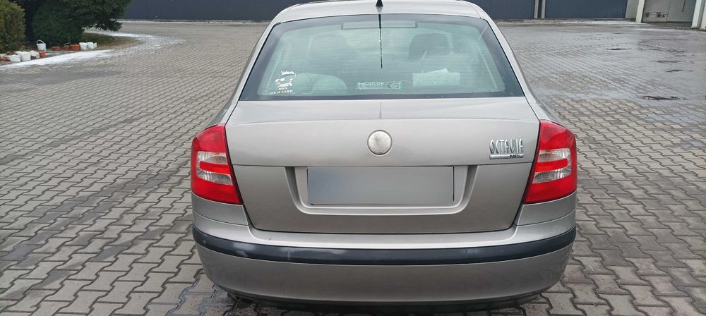 Skoda Octavia 2 Trend, motor 1.6 MPI benzină, 102CP