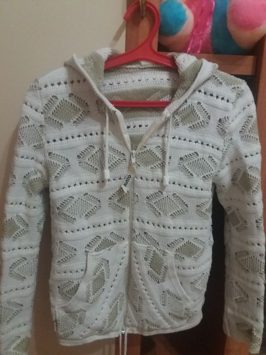 Женские свитера вязанные