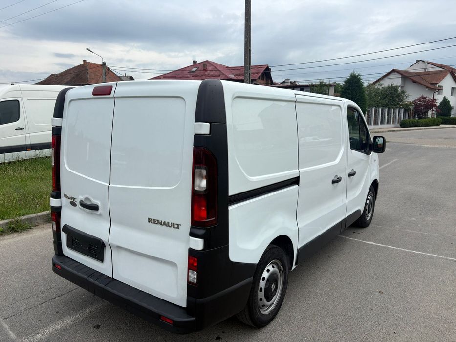 RENAULT Trafic 2017 — imagine 4