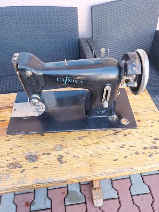 Vând  mașină  de cusut Casnica la prețul  de 150  de lei.