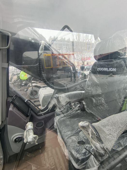 ZOOMLION ZE335E Экскаватор в наличии