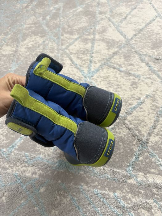 Резиновые утепленные сапоги Crocs 25р