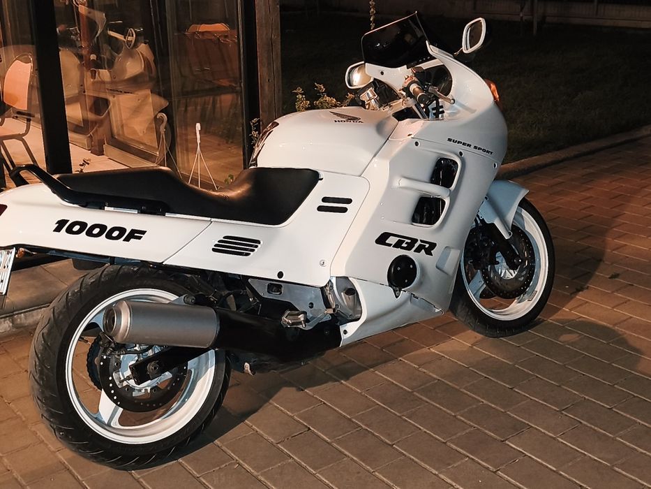 Honda CBR 1000 F