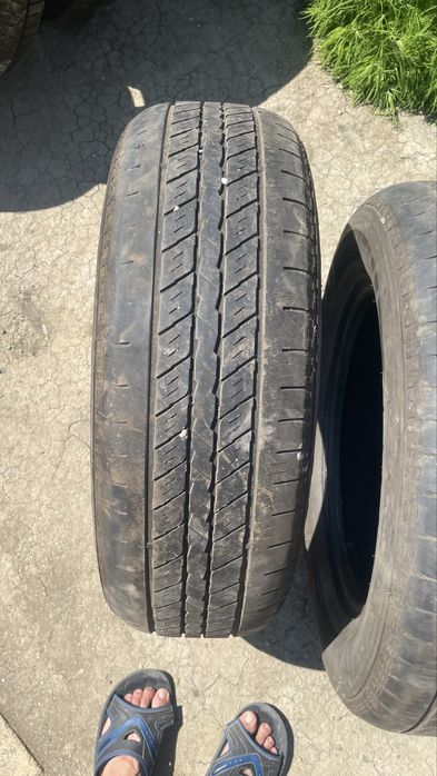 Шины 235/65/R17.