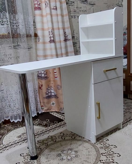 Маникюрный стол. Новые