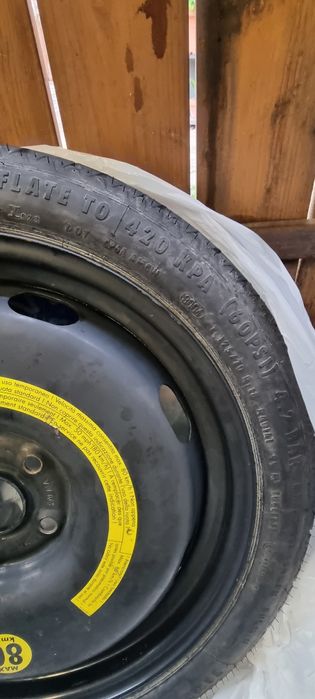 Продавам  патерица  5х112 на 57.1  централен отвор