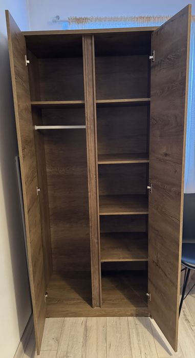 Vand cadru pat+ saltea, comoda, dulap (se pot vinde si separat)