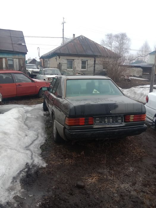 Мерседес 190 седан