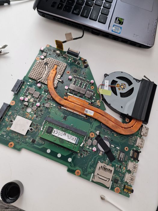 Curatare pc, ps2-ps5, xbox ,laptop, schimbare pasta, reparații,