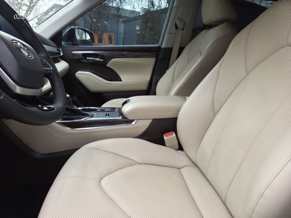 Toyota highlander hybrid awd full 2022 yil