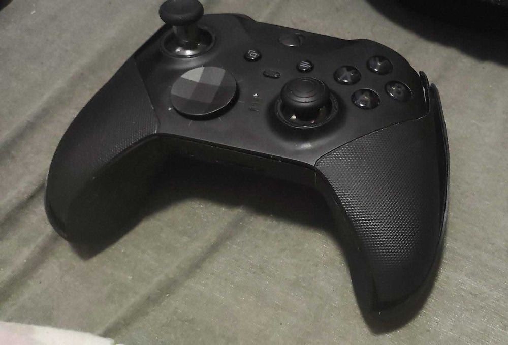 Xbox Elite Series 2 Wireless Controllers