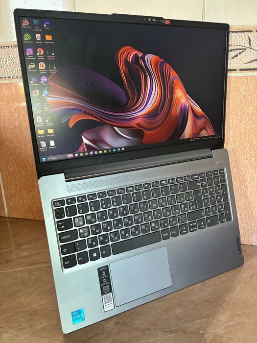 Ноутбук Lenovo ideaPad Slim 3 15IRU8