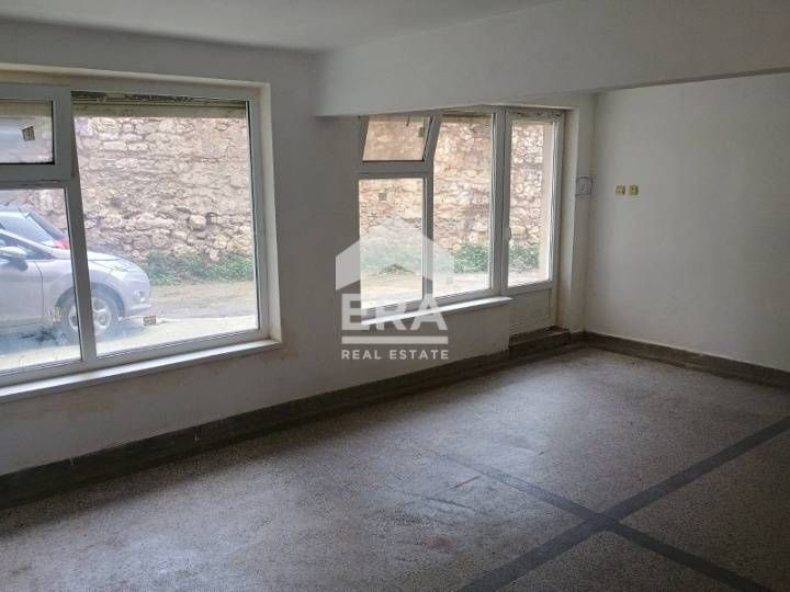 Продава се Офис в Варна, ЖП Гара - 99 кв.м за 1561 €/кв.м - Снимка #1