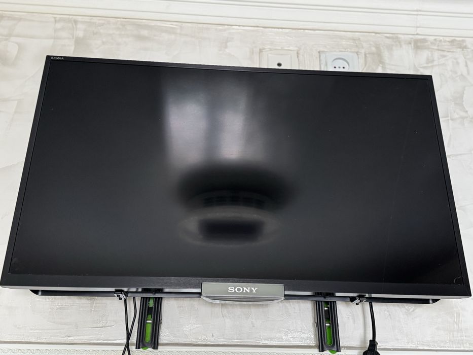 Sony Bravia + подарка кранштейн